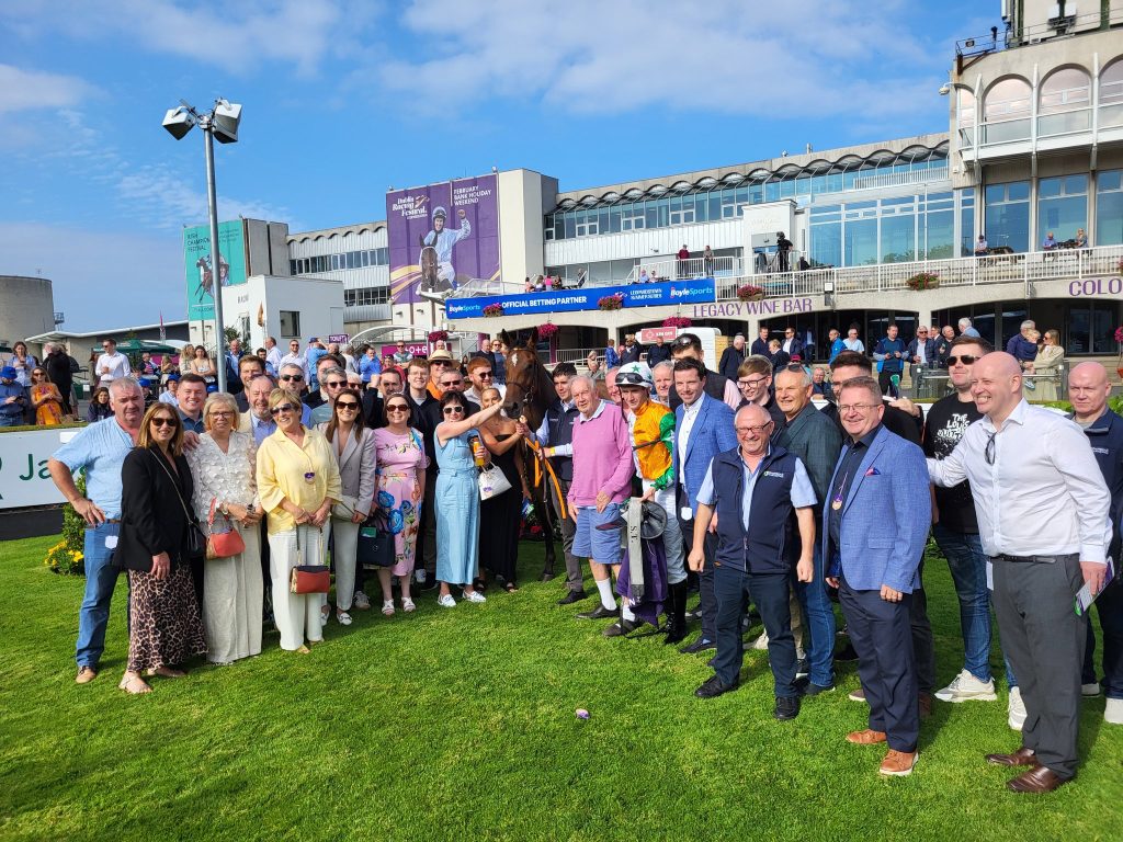 Shamrock Thoroughbreds owners at the races